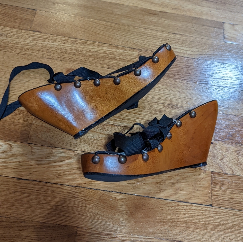 Mohop High Cherry ribbon wedge heels